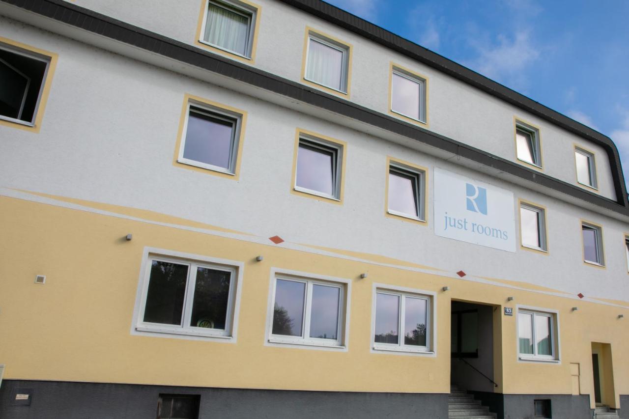 Das Reinisch Just Rooms Schwechat Εξωτερικό φωτογραφία
