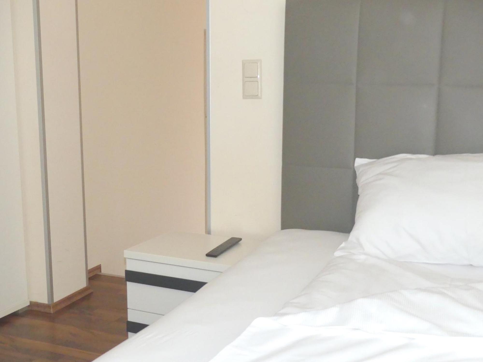 Das Reinisch Just Rooms Schwechat Εξωτερικό φωτογραφία